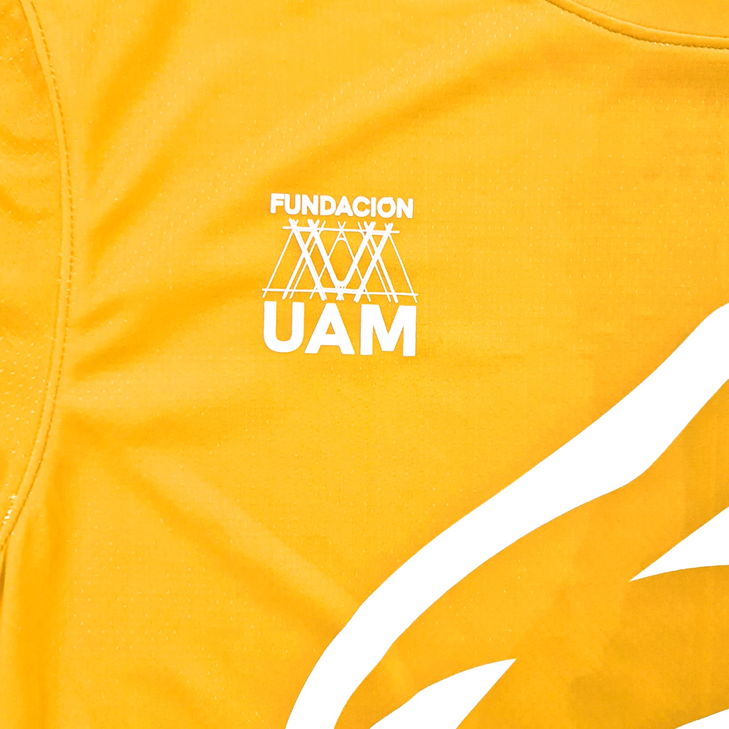 PLAYERA AMARILLA FUNDACIÓN UAM