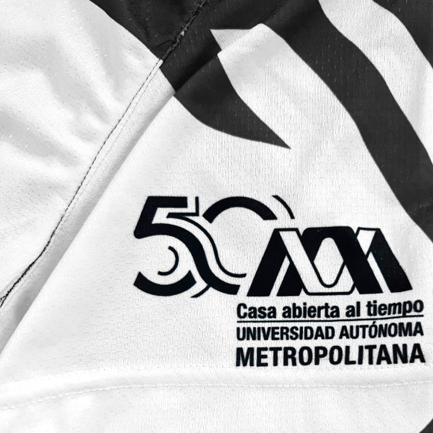 PLAYERA NEGRA FUNDACIÓN UAM